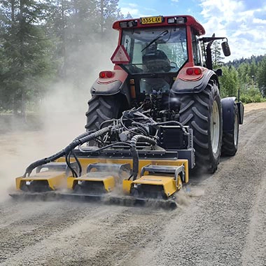 Meripacker MPC-375 packing gravel road