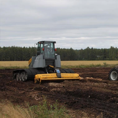 Mericrusher machinery at land clearing work